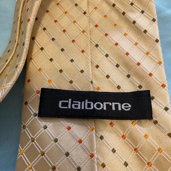 CLAIBORNE MENS 100% SILK TIE - Picture 3 of 3